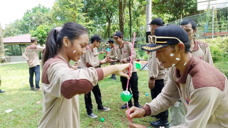 Jalin Kekompakan, BPBD Kota Magelang dan TRC Gelar Outbond