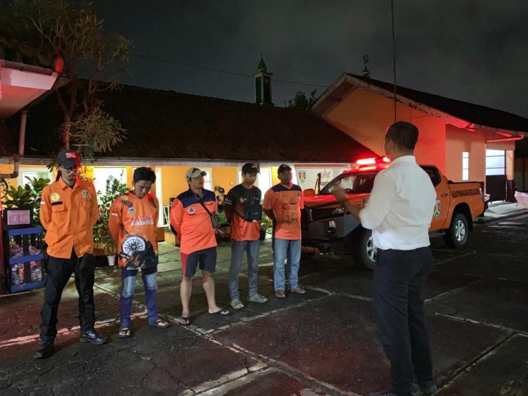 BPBD Kota Magelang Kirim Personel OpSAR Bantu Pencarian Pendaki Hilang di Gunung Slamet￼