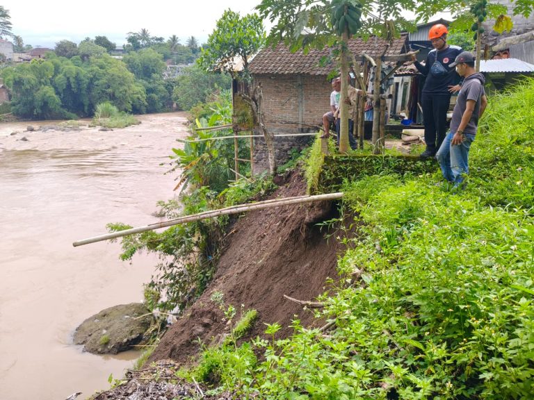BPBD Kota Magelang Laksanakan Kaji Cepat Kejadian Tanah Longsor di Kampung Canguk